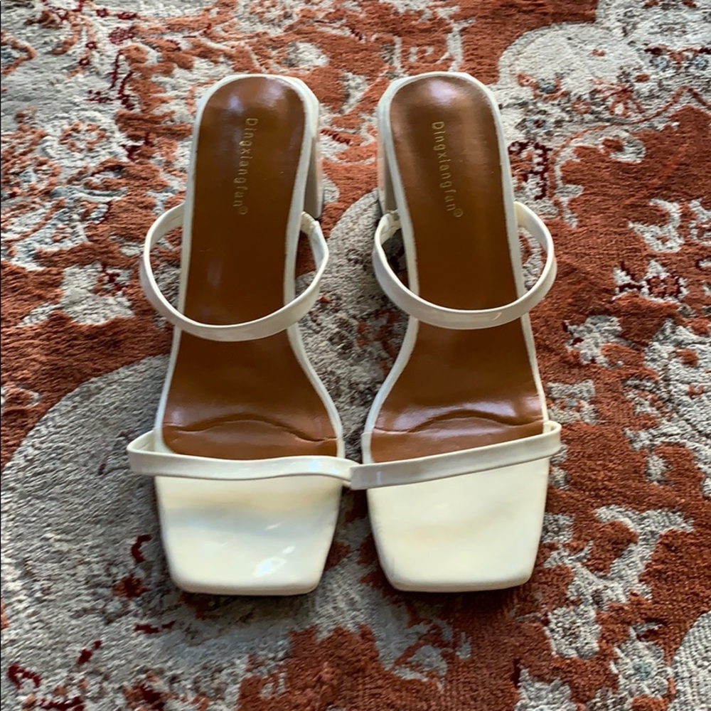 White patent leather block sandals